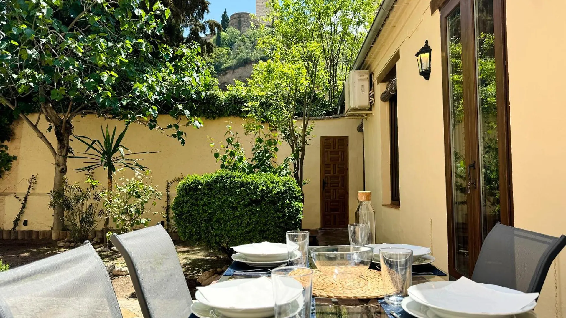 Casa Junto A La Alhambra Con Vistas Y Jardin Privado contacts